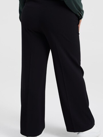 WE Fashion Regular Pleat-front trousers in Black