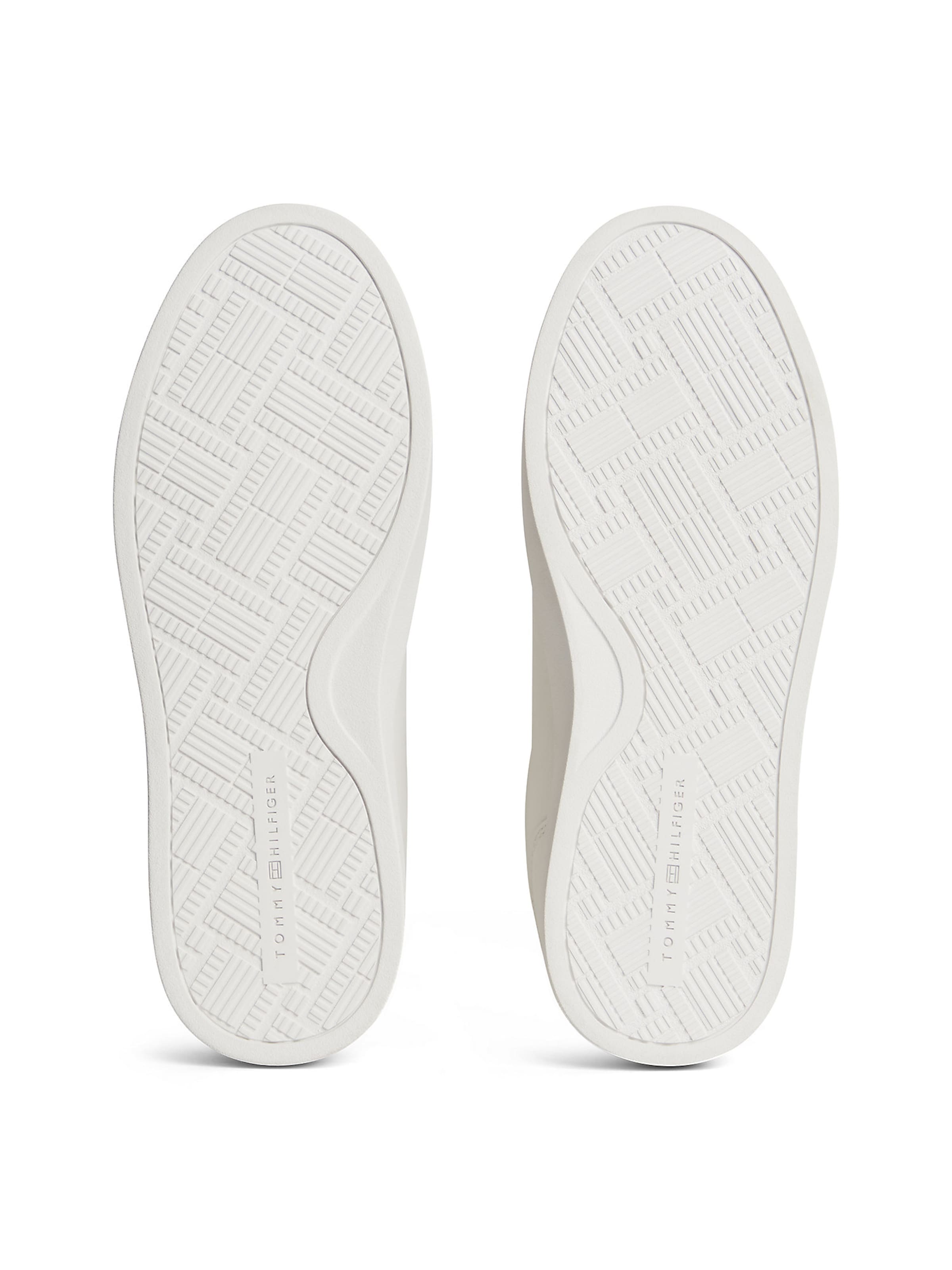 Baskets basses TOMMY HILFIGER en blanc