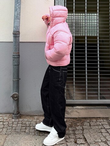 Bershka Зимно яке в розово