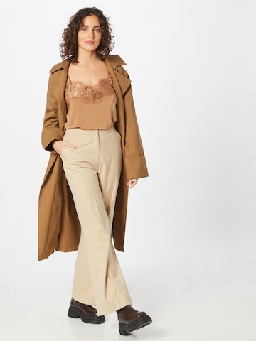 SOAKED IN LUXURY Top 'Clara' in Beige