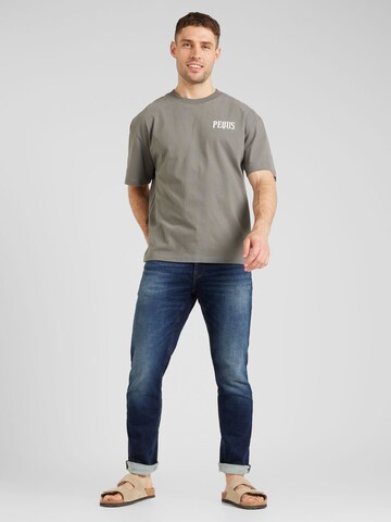 T-Shirt Pequs en gris