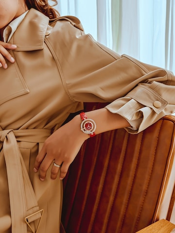 Victoria Hyde Analogt ur 'Stars' i rød