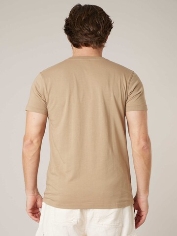 T-Shirt 'Shadow' Deeluxe en marron