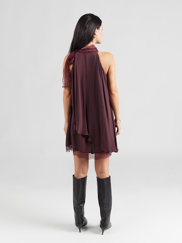 Rochie de cocktail de la PINKO pe roșu