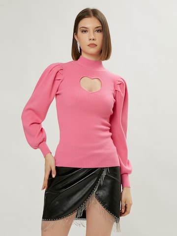 Pullover 'Heart' di Influencer in rosa: frontale