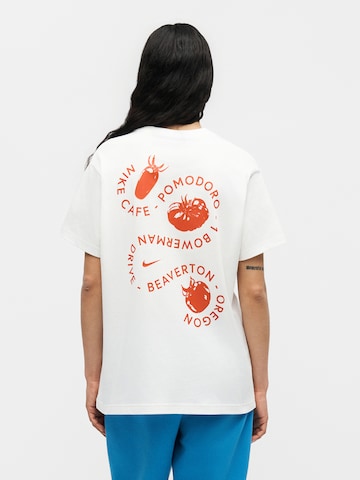Nike SportswearMajica 'CAFE TOMATO' - bijela boja: prednji dio