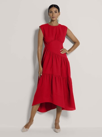 MADELEINE Kleid in Rot: Vorderseite