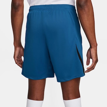 NIKE Loosefit Sportshorts 'Strike' in Blau