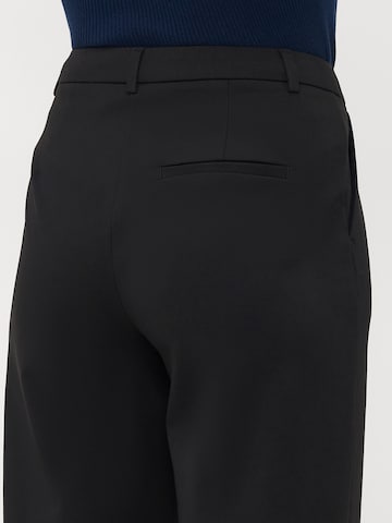 Only Tall Regular Pleat-front trousers 'ONLSULAJMA' in Black