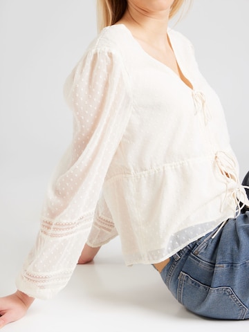 Abercrombie & FitchBluza - bijela boja