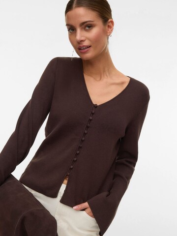 VERO MODA Kardigan 'AWHANNA' w kolorze brązowy: przód