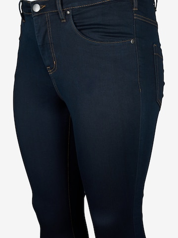 Skinny Jeans 'Amy' di Zizzi in blu