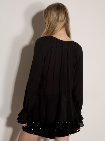 Chemisier ' ' Apricot en noir