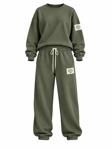 Worldclassca Sweatsuit 'Worldclassca Damen Oversize Jogginganzug' in Green