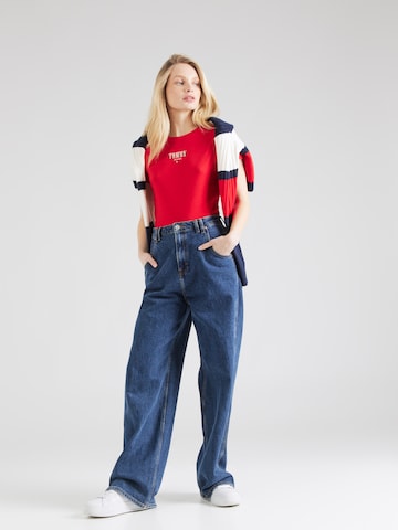 Tommy Jeans Curve - Camisa 'Essential' em vermelho