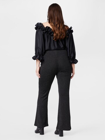 Flared Pantaloni 'KANVA' di Vero Moda Curve in nero