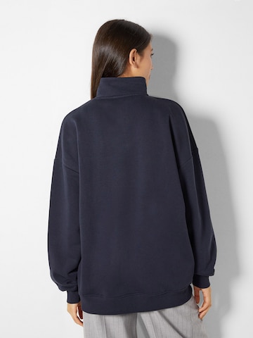 Sweat-shirt Bershka en bleu