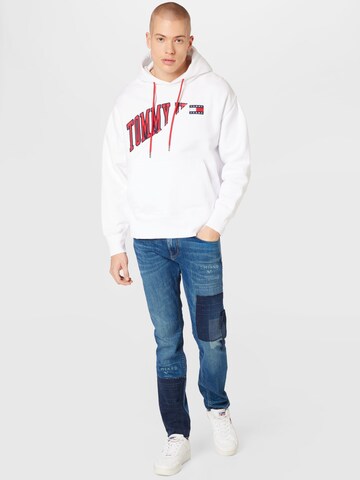 Tommy Jeans Μπλούζες και ζακέτες φούτερ σε λευκό