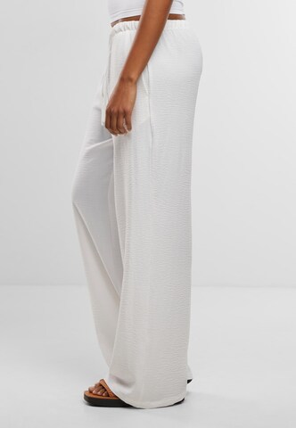 Wide Leg Pantalon Urban Classics en blanc
