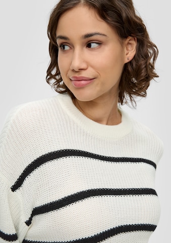 Pull-over QS en blanc