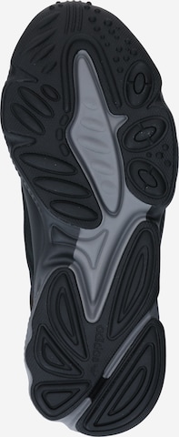 ADIDAS ORIGINALS - Zapatillas deportivas bajas 'OZWEEGO' en negro