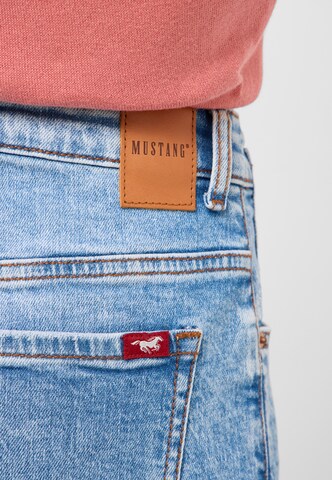 MUSTANG Tapered Jeans 'Charlotte' in Blau