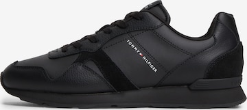 Baskets basses 'Core' TOMMY HILFIGER en noir : devant
