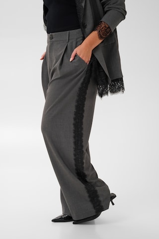 Regular Pantalon KAFFE CURVE en gris