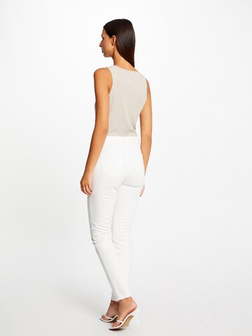 Coupe slim Pantalon Morgan en blanc