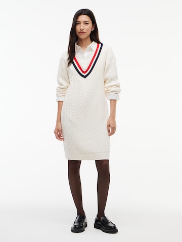 Robes en maille Tommy Jeans en blanc : devant