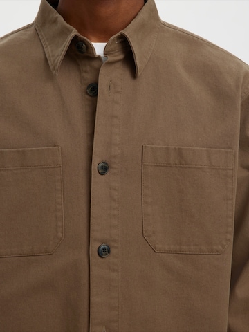 SELECTED Regular Fit Hemd 'SLHTRAVIS' in Braun