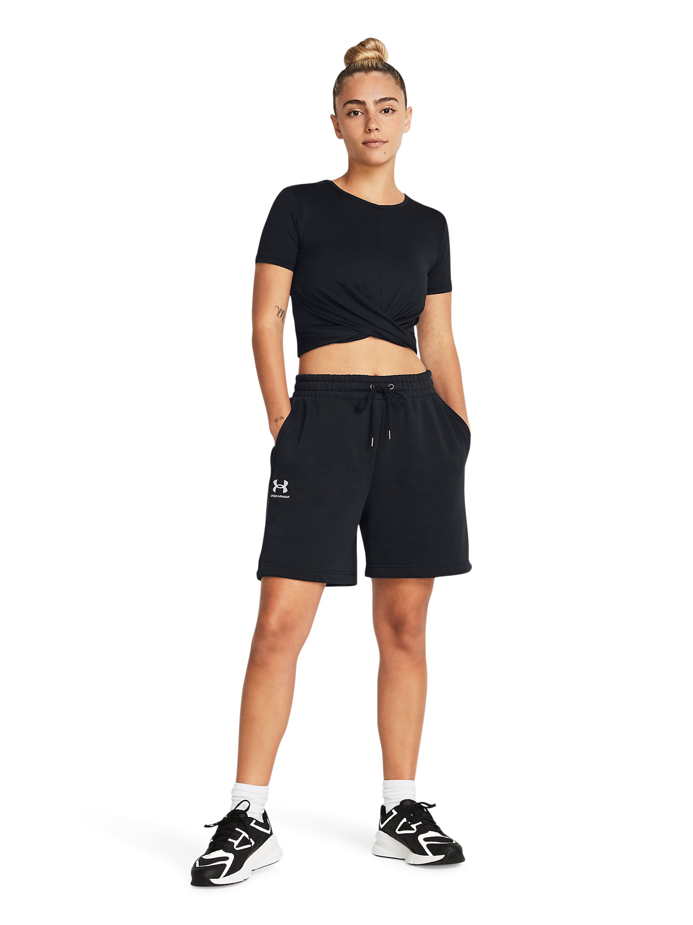 UNDER ARMOUR Loosefit Sportshorts in Schwarz