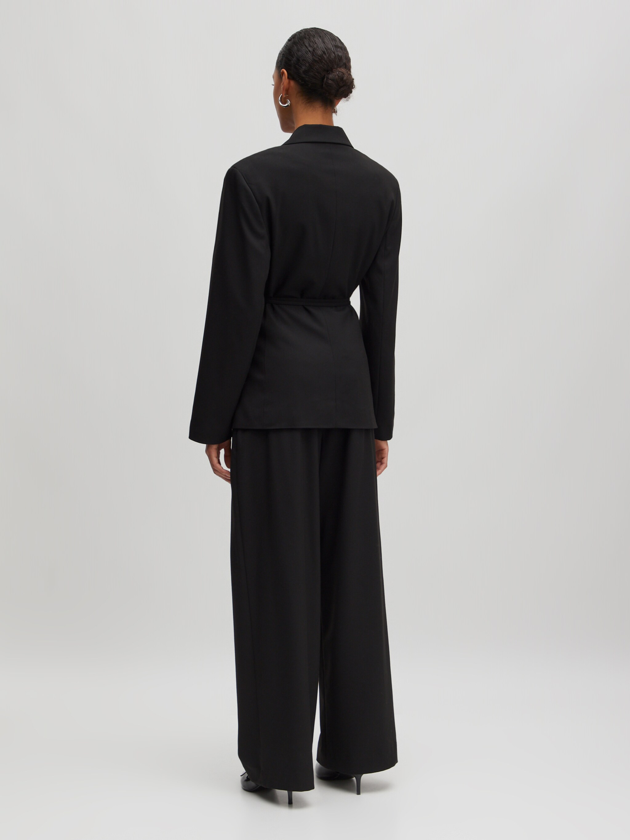 EDITED Produits Blazer 'Arzu' noir