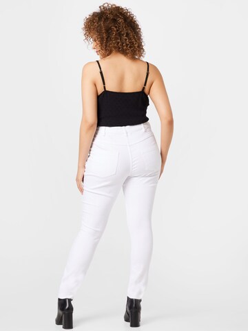 Coupe slim Jean 'AMY' Zizzi en blanc