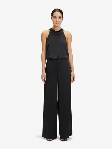 Tuta jumpsuit di Vera Mont in nero: frontale