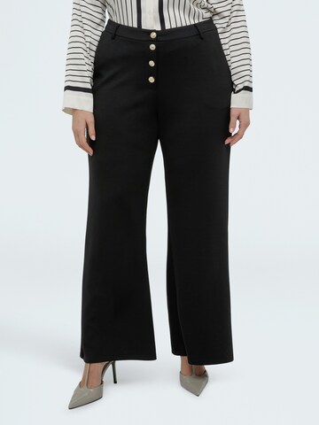 Fiorella Rubino Regular Pants in Black: front