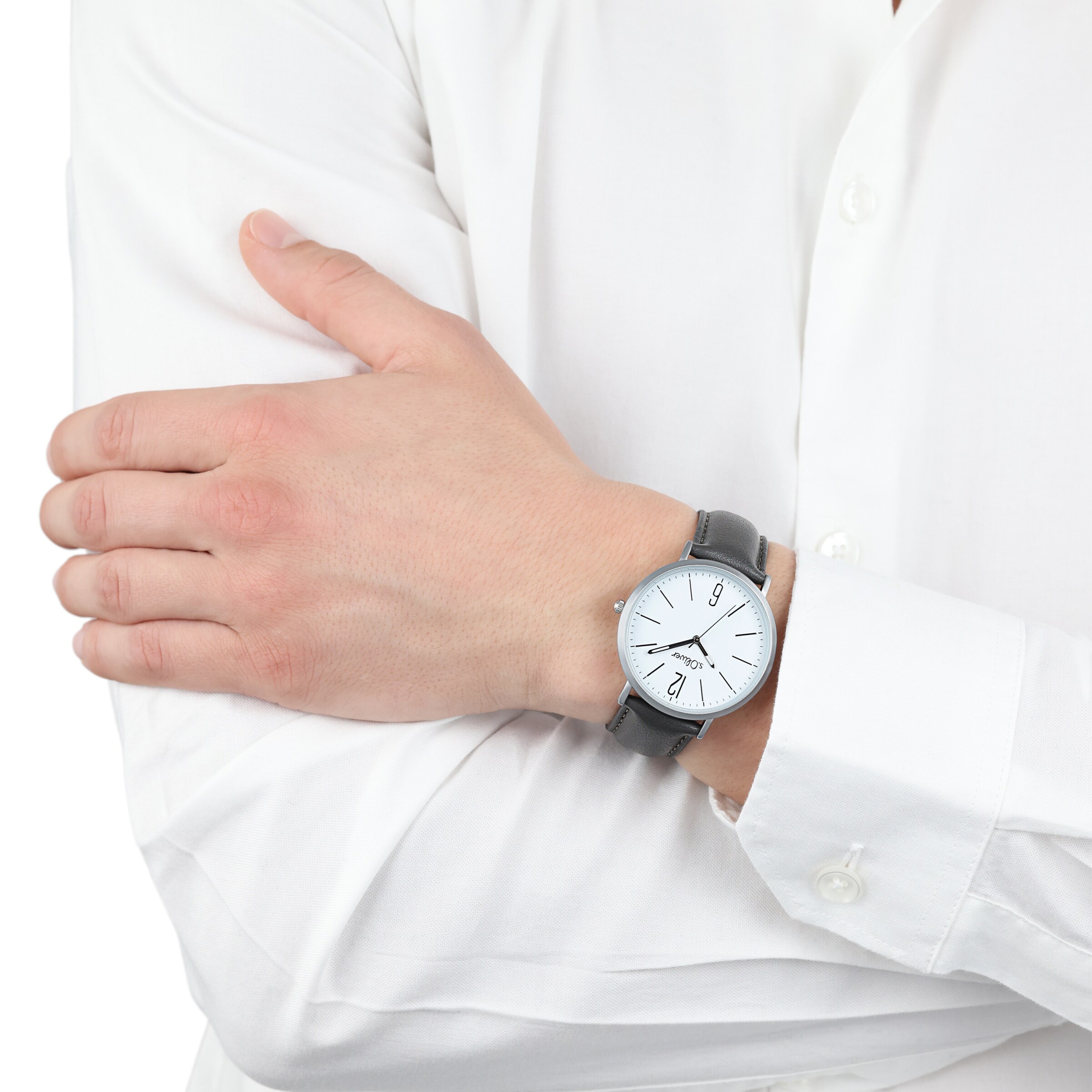 s.Oliver Analog Watch in Black: front