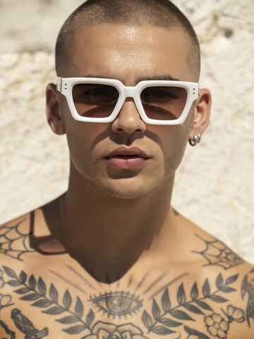 Gianni Kavanagh Sunglasses in White