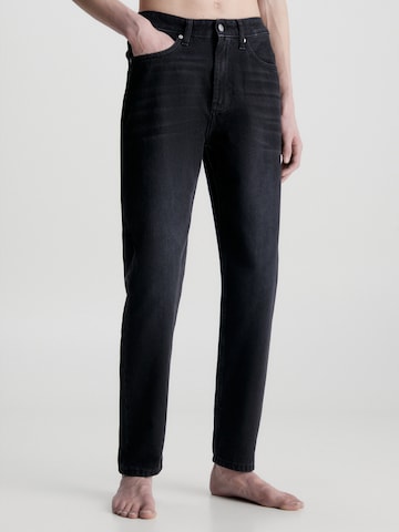 Calvin Klein Jeans Tapered Τζιν σε μαύρο: μπροστά