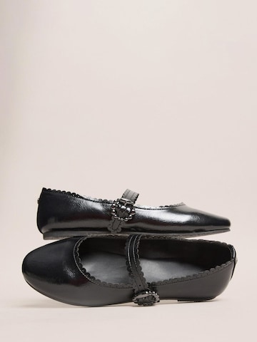 Lipsy Ballerina värissä musta