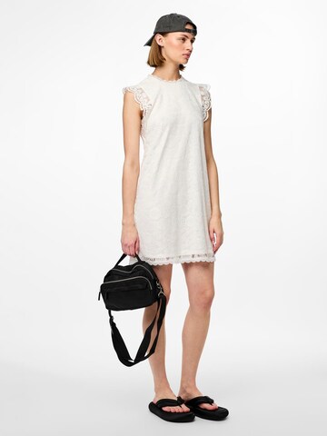 Robe 'OLLINE' PIECES en blanc