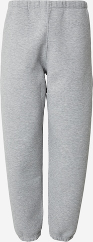 Calvin Klein Jeans Tapered Housut värissä harmaa: etupuoli