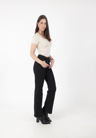 Elara Flared Jeans i sort