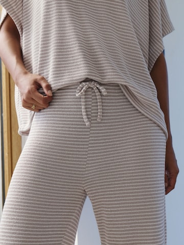 Next Φόρμα για το σπίτι σε καφέ