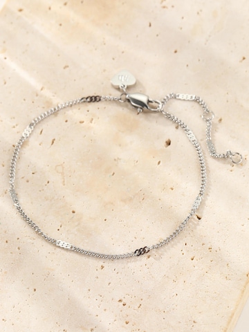 Hey Happiness Bracelet 'Dainty Flattened Chain' in Silver