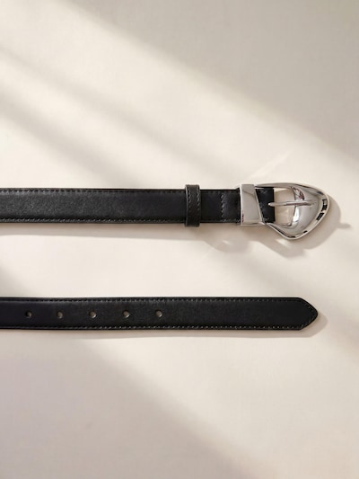 ARMIE Ceinture 'The Sarah Leather Belt' en 95 en noir, Vue avec produit