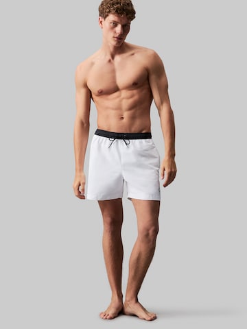 Calvin Klein Swimwear Badeshorts in Weiß