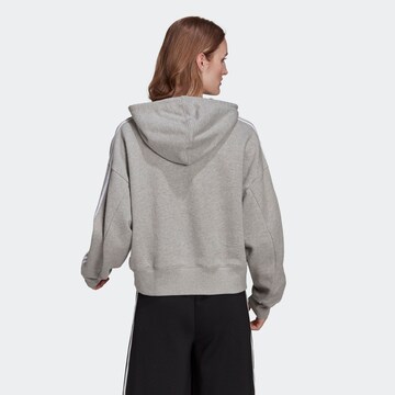 ADIDAS ORIGINALS Sweatshirt i grå