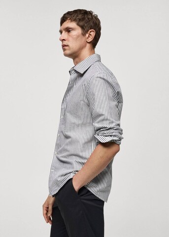 Regular fit Camicia 'Elda' di MANGO MAN in grigio