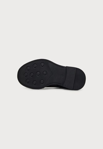 s.Oliver BLACK LABEL Boots in Black